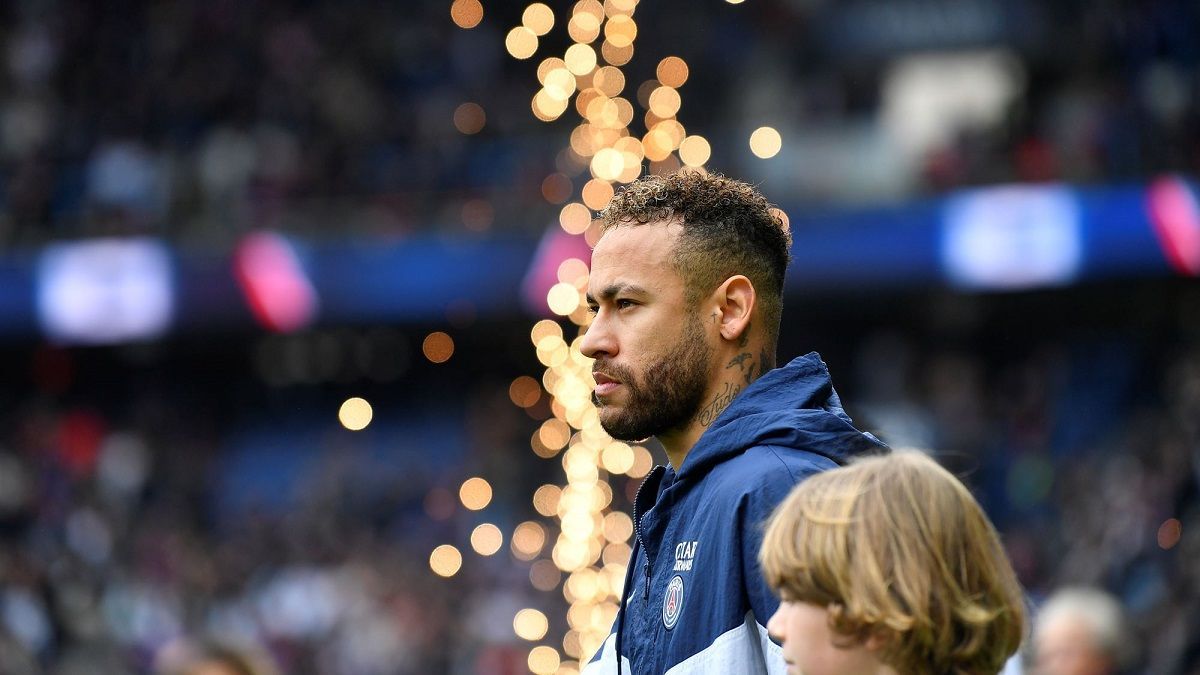 Неймар попал в скандал Неймар попал в скандал