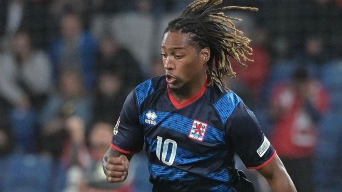 Жерсон Родригес не попал по пустым воротам в матче Исландия - Люксембург Жерсон Родригес не попал по пустым воротам в матче Исландия - Люксембург