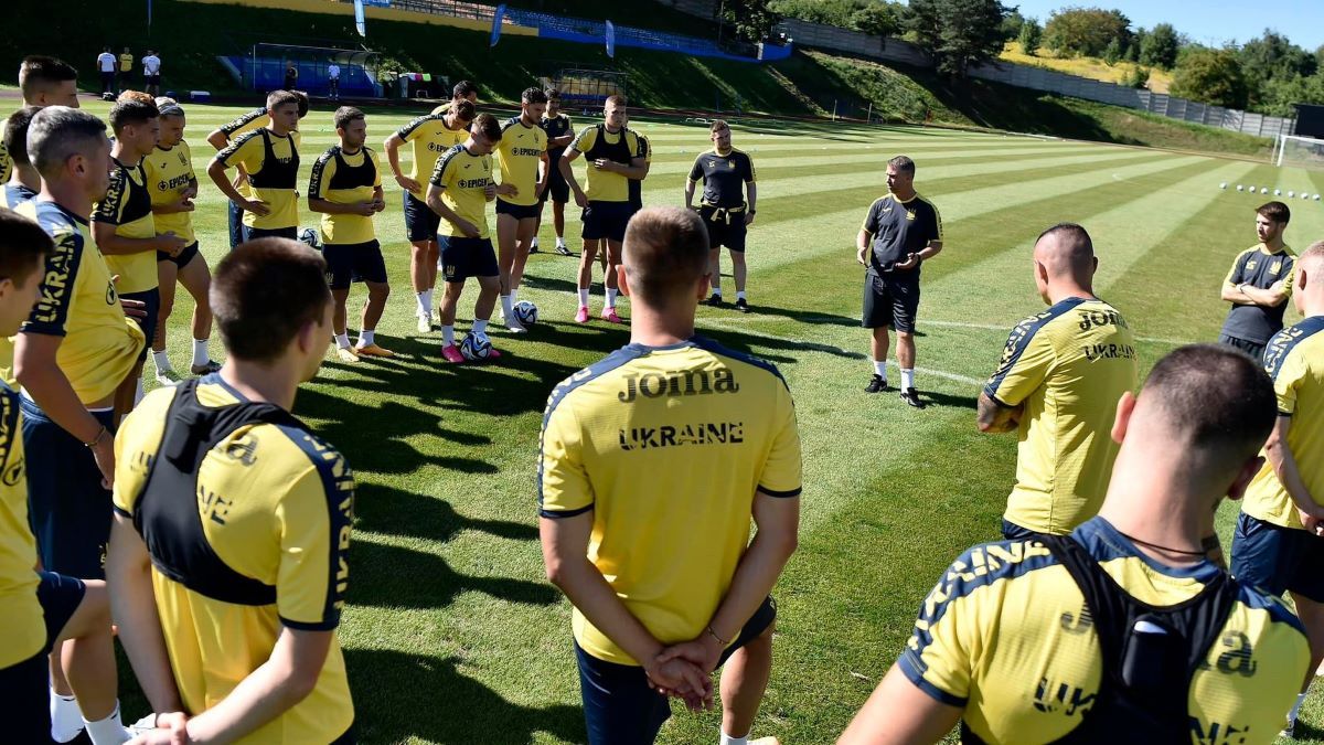 Ребров рассказал о переходе команды на украинский язык Ребров рассказал о переходе команды на украинский язык