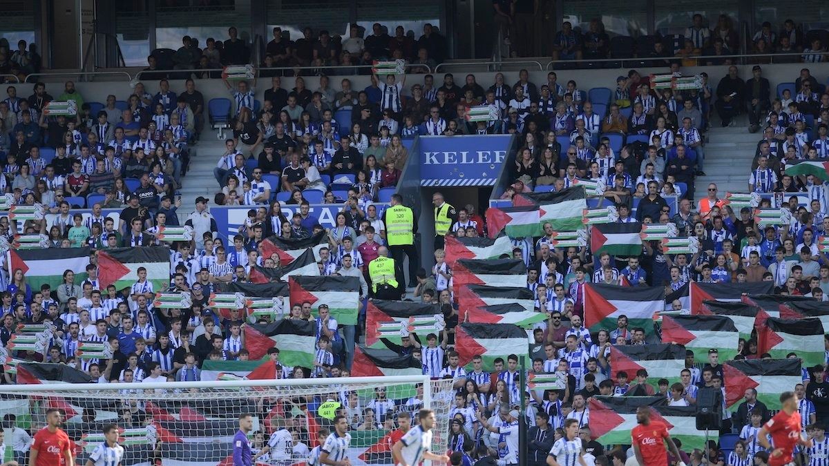 Война в Израиле – фаны испанского Реал Сосьедад поддержали Палестину Война в Израиле – фаны испанского Реал Сосьедад поддержали Палестину