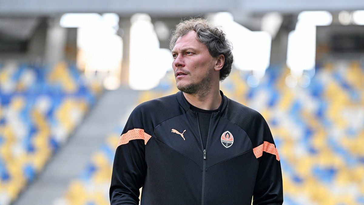 Пятов и Степаненко посетили в больнице Барселоны раненого бойца Шумея Пятов и Степаненко посетили в больнице Барселоны раненого бойца Шумея