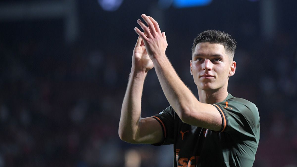 Георгий Судаков стал лучшим игроком Шахтера в матче с Барселоной Георгий Судаков стал лучшим игроком Шахтера в матче с Барселоной