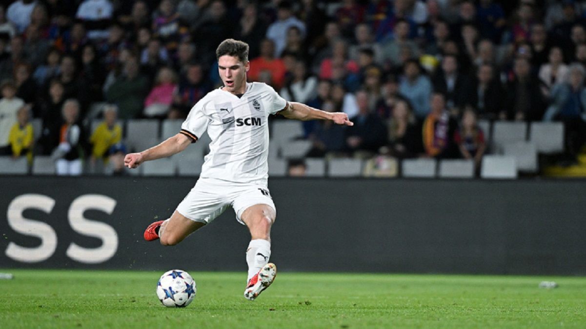 Романо заговорил о цене трансфера Судакова после гола в ворота Барселоны Романо заговорил о цене трансфера Судакова после гола в ворота Барселоны