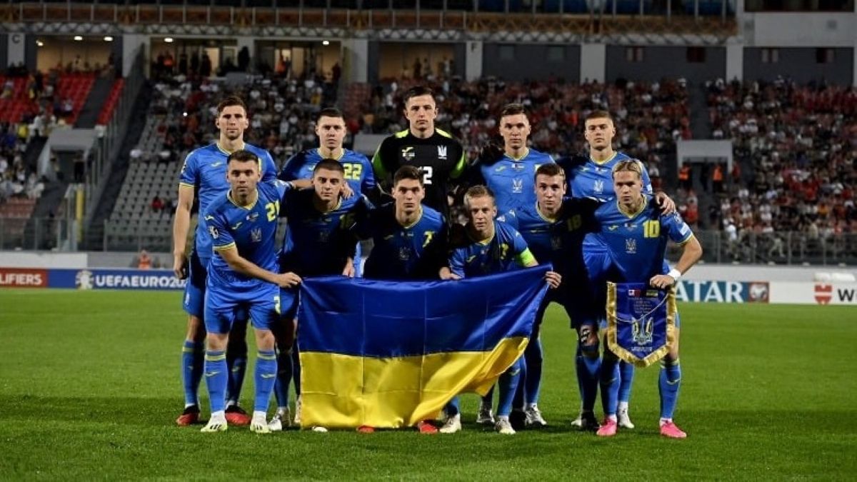 Збірна України з футболу Збірна України з футболу