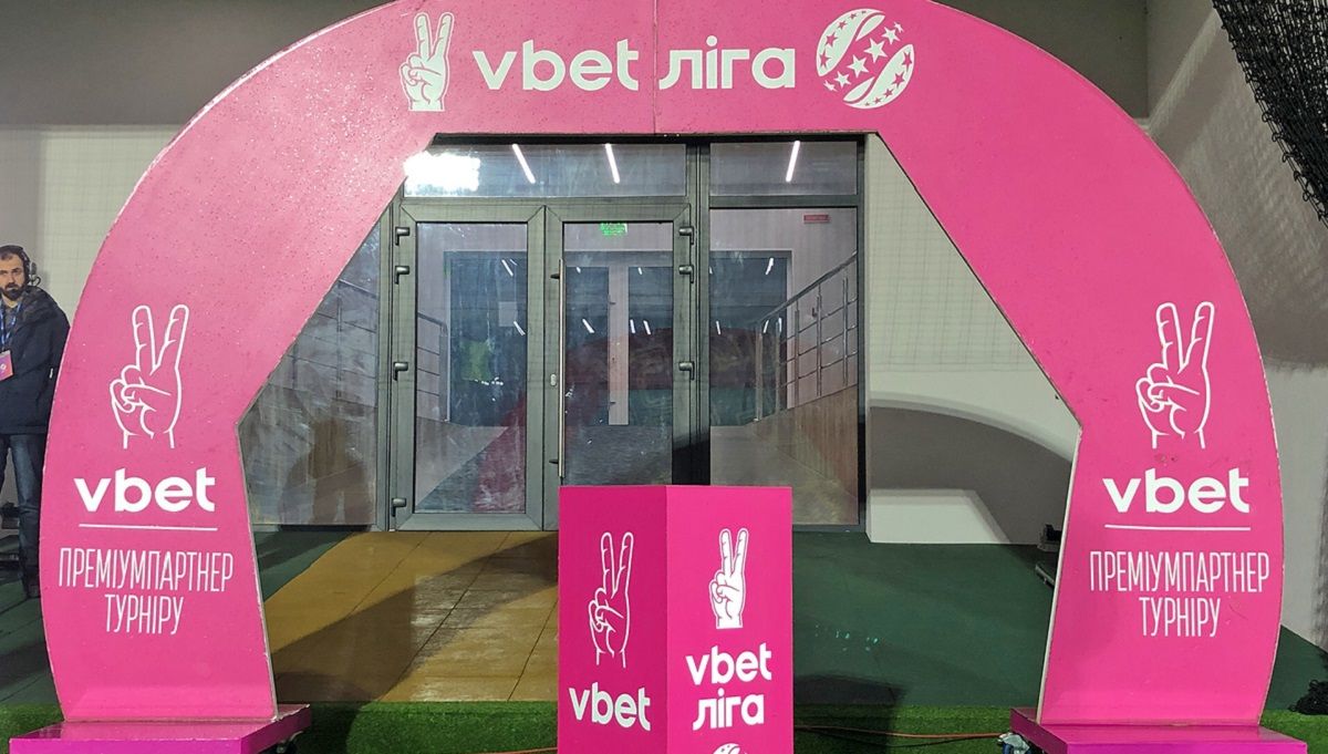 Два клуба УПЛ забирают еду у своих футболистов – шок от Евгения Донцова Два клуба УПЛ забирают еду у своих футболистов – шок от Евгения Донцова