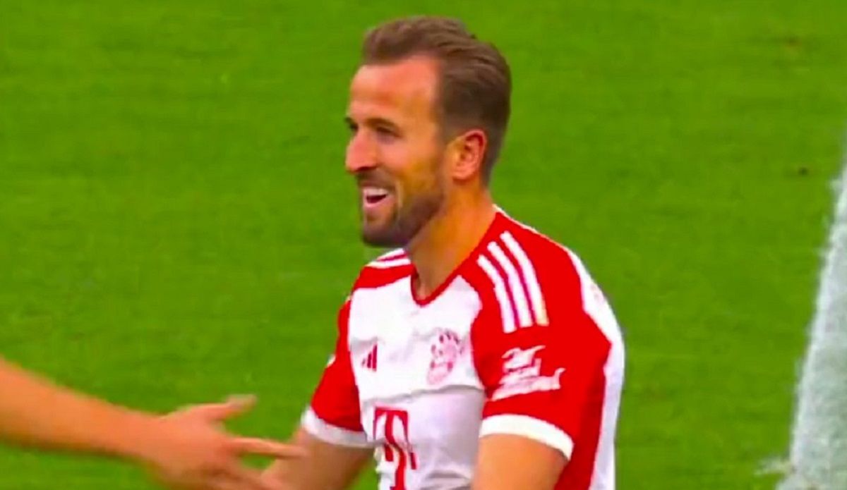 Баварія Дармштадт - Кейн забив із центру поля 28 жовтня - відео Баварія Дармштадт - Кейн забив із центру поля 28 жовтня - відео