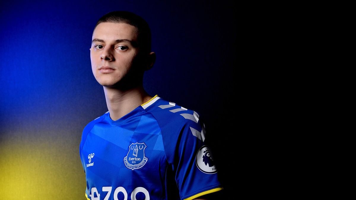 Віталій Миколенко - в збірній 10 туру АПЛ 2023/24 Віталій Миколенко - в збірній 10 туру АПЛ 2023/24