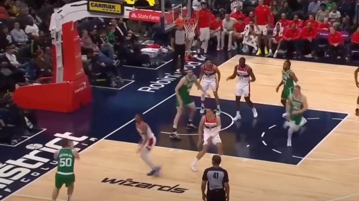 Михайлюк сыграл первый матч за Бостон Михайлюк сыграл первый матч за Бостон