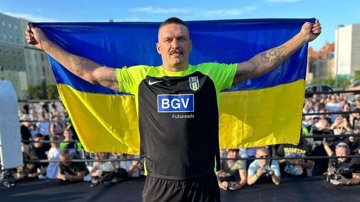 Александр Усик рассказал о своих спортивных планах Александр Усик рассказал о своих спортивных планах