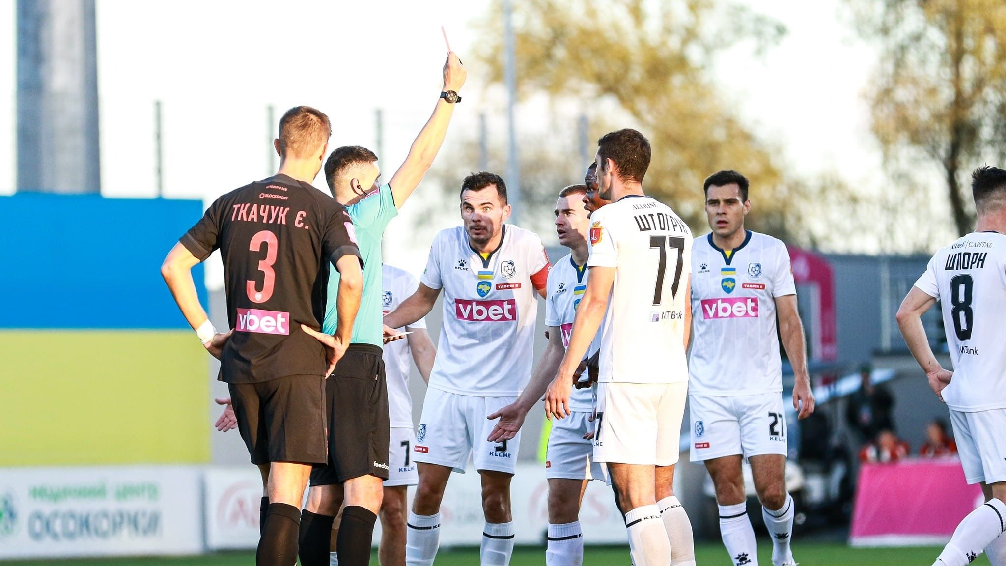 Українського арбітра відсторонили від матчів: VAR не допоміг йому у ситуації з вилученням гравця - 24 канал Спорт Українського арбітра відсторонили від матчів: VAR не допоміг йому у ситуації з вилученням гравця - 24 канал Спорт