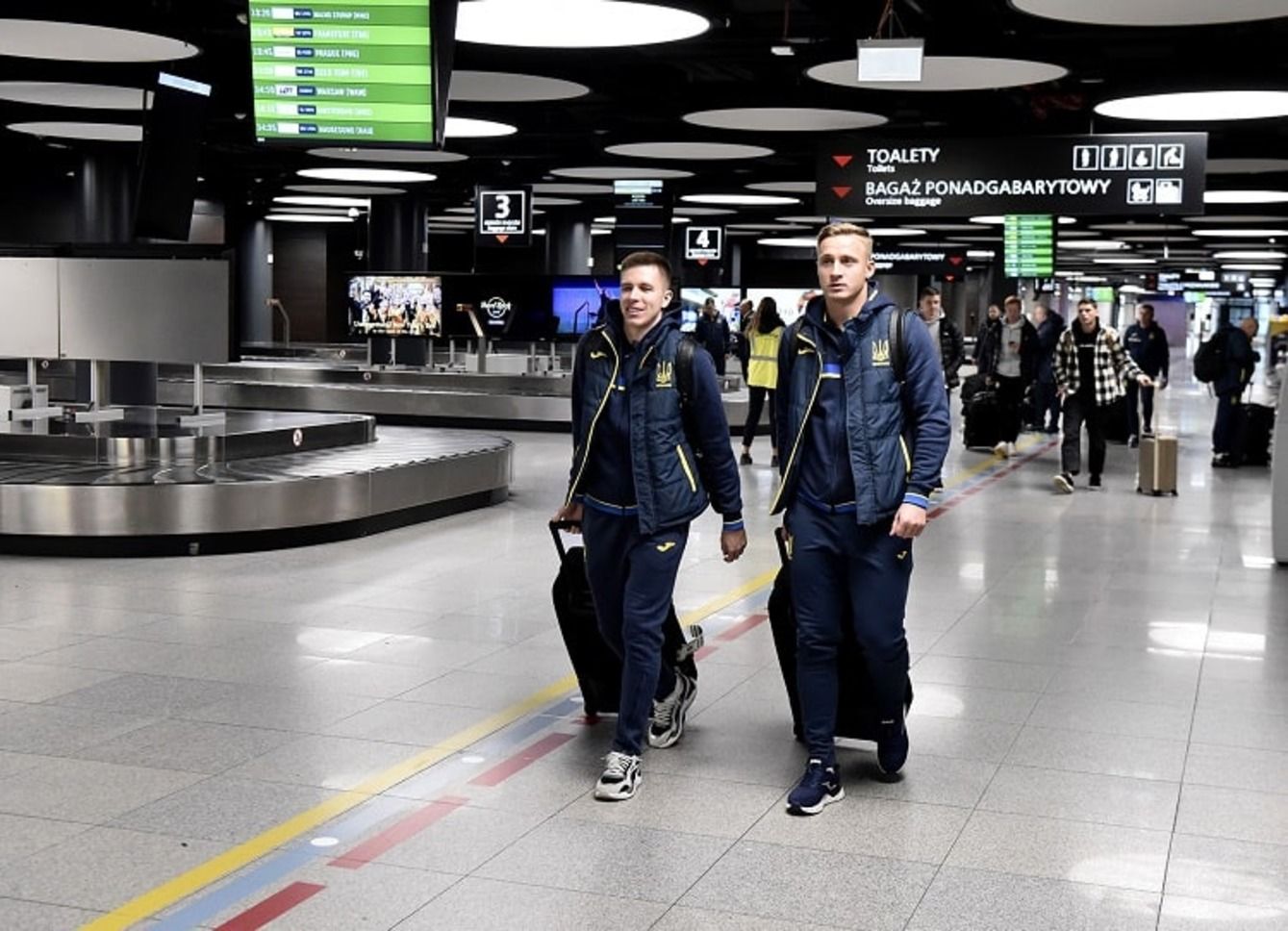 Олександр Сваток (праворуч) Олександр Сваток (праворуч)