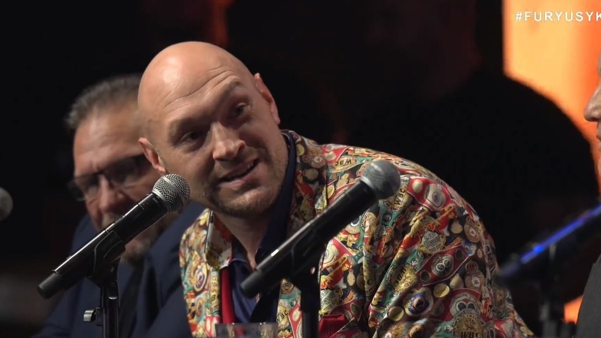 Усик - Фьюри - Цыганский король обидел украинца перед пресс-конференцией - видео Усик - Фьюри - Цыганский король обидел украинца перед пресс-конференцией - видео