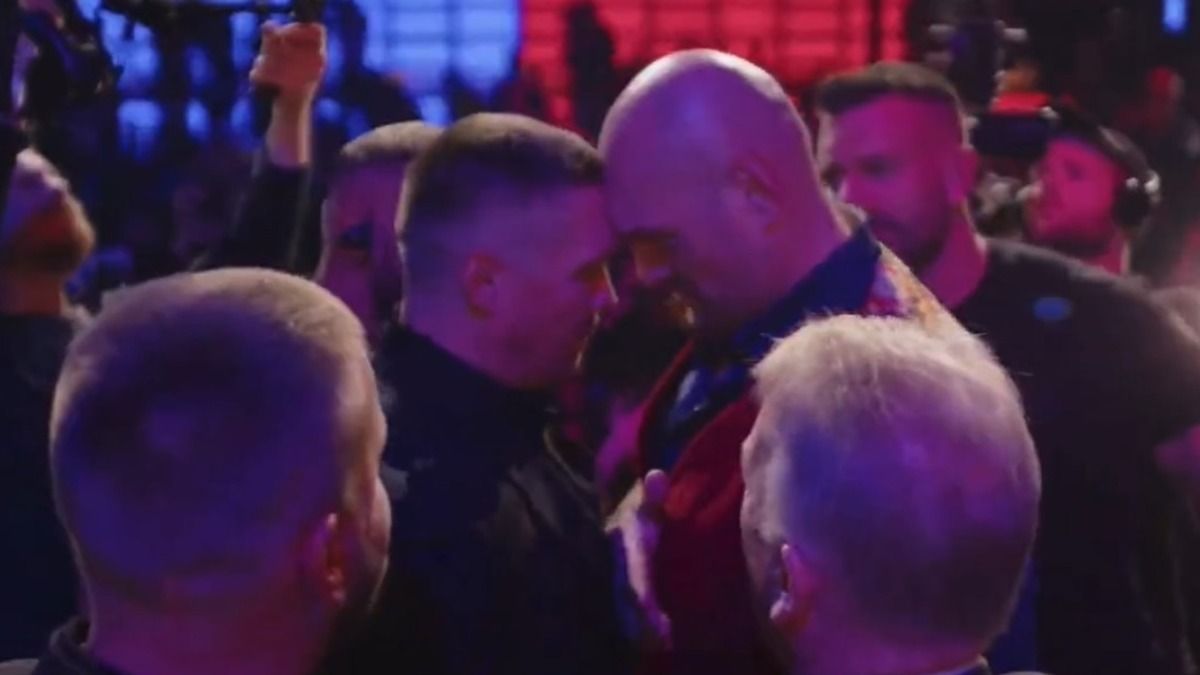 Усик Ф'юрі - дуель поглядів боксерів перед боєм - 16 листопада 2023 Усик Ф'юрі - дуель поглядів боксерів перед боєм - 16 листопада 2023