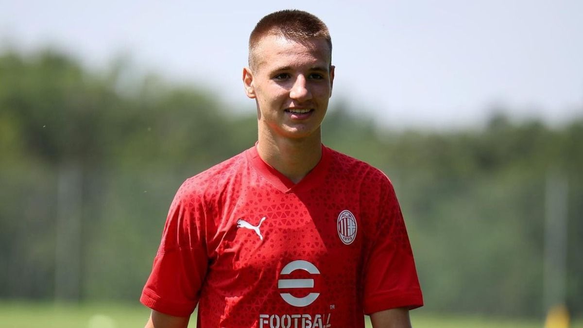 Фраческо Камарда став наймолодшим дебютантом в історії Серії А Фраческо Камарда став наймолодшим дебютантом в історії Серії А