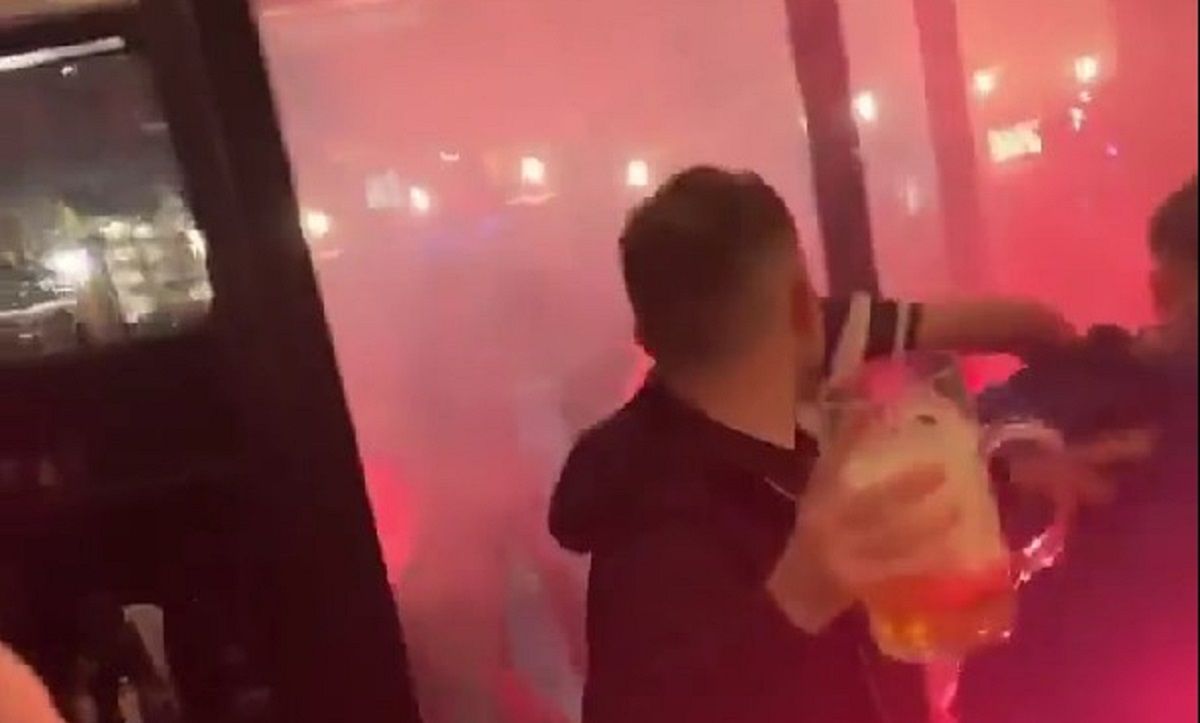 Ліга чемпіонів-2023/2024 - фани ПСЖ напали на уболівальників Ньюкасла - відео Ліга чемпіонів-2023/2024 - фани ПСЖ напали на уболівальників Ньюкасла - відео