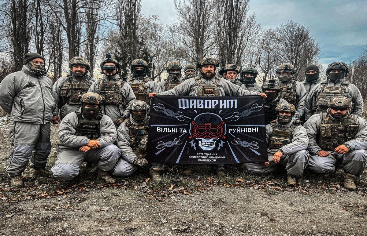 FAVBET патронує роту ударних БпЛА "ФАВОРИТ" під командуванням Дениса Перча FAVBET патронує роту ударних БпЛА "ФАВОРИТ" під командуванням Дениса Перча