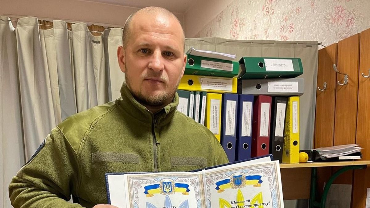 Олександр Алієв українською мовою привітав військових з Днем ЗСУ - відео Олександр Алієв українською мовою привітав військових з Днем ЗСУ - відео