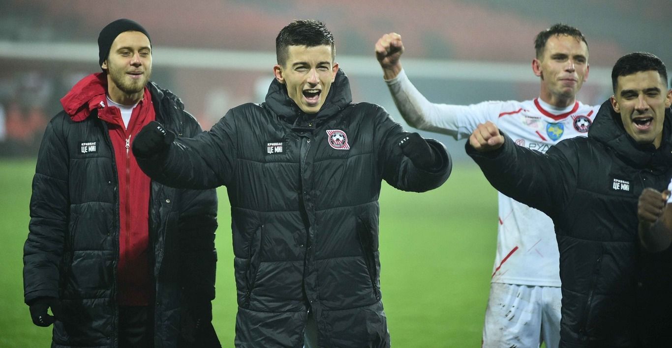 Кривбасс идет первым в таблице Кривбасс идет первым в таблице