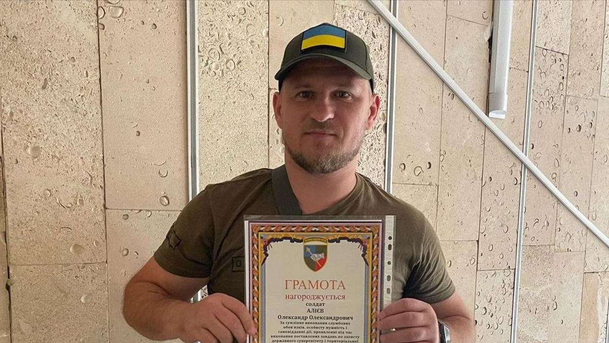 Олександр Алієв опублікував посвідчення учасника бойових дій - подробиці Олександр Алієв опублікував посвідчення учасника бойових дій - подробиці
