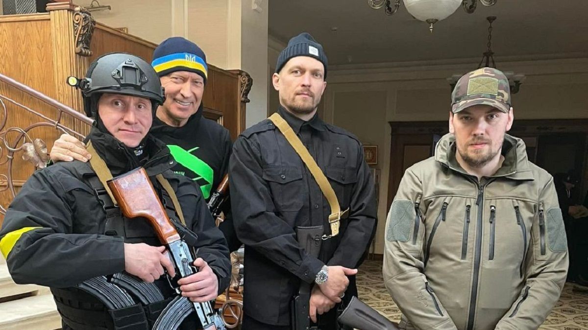 Буткевич рассказал о поступке Усика в начале полномасштабного вторжения Буткевич рассказал о поступке Усика в начале полномасштабного вторжения