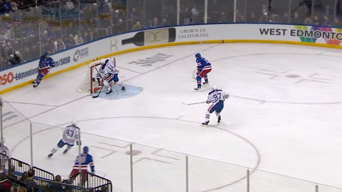Неймовірний асист у матчі Рейнджерс – Едмонтон Неймовірний асист у матчі Рейнджерс – Едмонтон