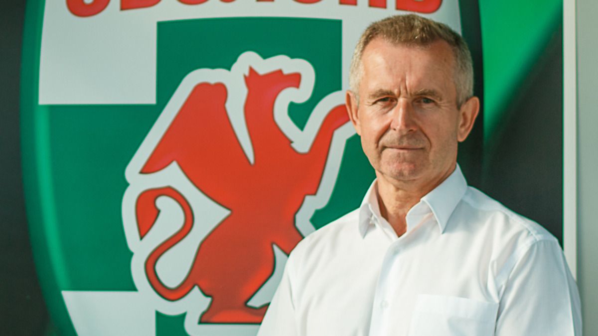 Скандал з повістками в Оболоні - директор клубу про бронювання футболістів Скандал з повістками в Оболоні - директор клубу про бронювання футболістів