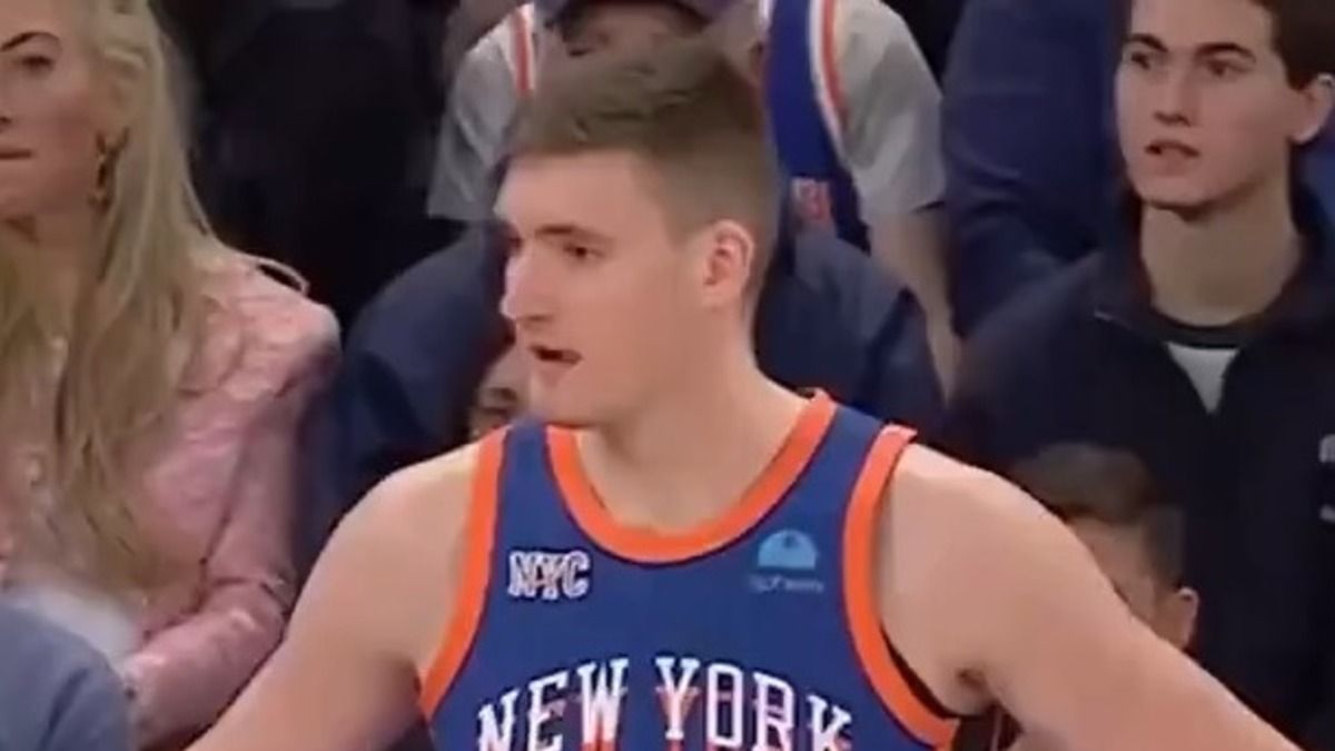 Дмитро Скапінцев зіграв дебютний матч в НБА - відео Дмитро Скапінцев зіграв дебютний матч в НБА - відео