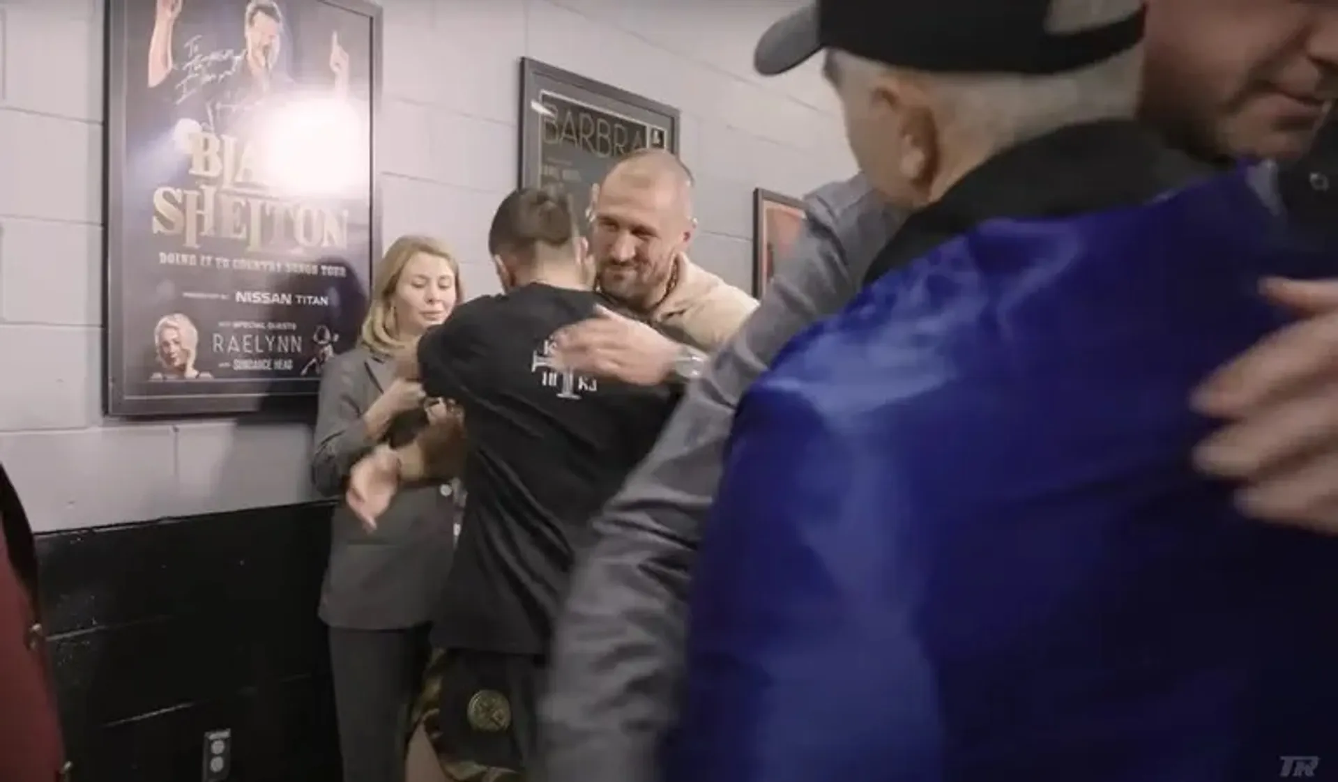 Ломаченко обійнявся із російським боксером Ковальовим