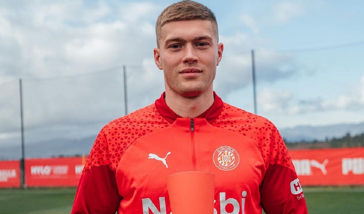 Довбик - игрок декабря в Ла Лиге - как в Жироне поздравили нападающего - видео Довбик - игрок декабря в Ла Лиге - как в Жироне поздравили нападающего - видео