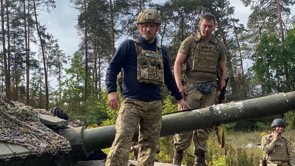 Олександр Алієв витер ноги об російський прапор - відео Олександр Алієв витер ноги об російський прапор - відео