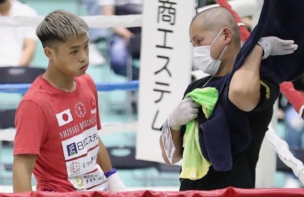 Не выдержал нанесенных травм во время боя: умер 23-летний японский боксер - 24 канал Спорт