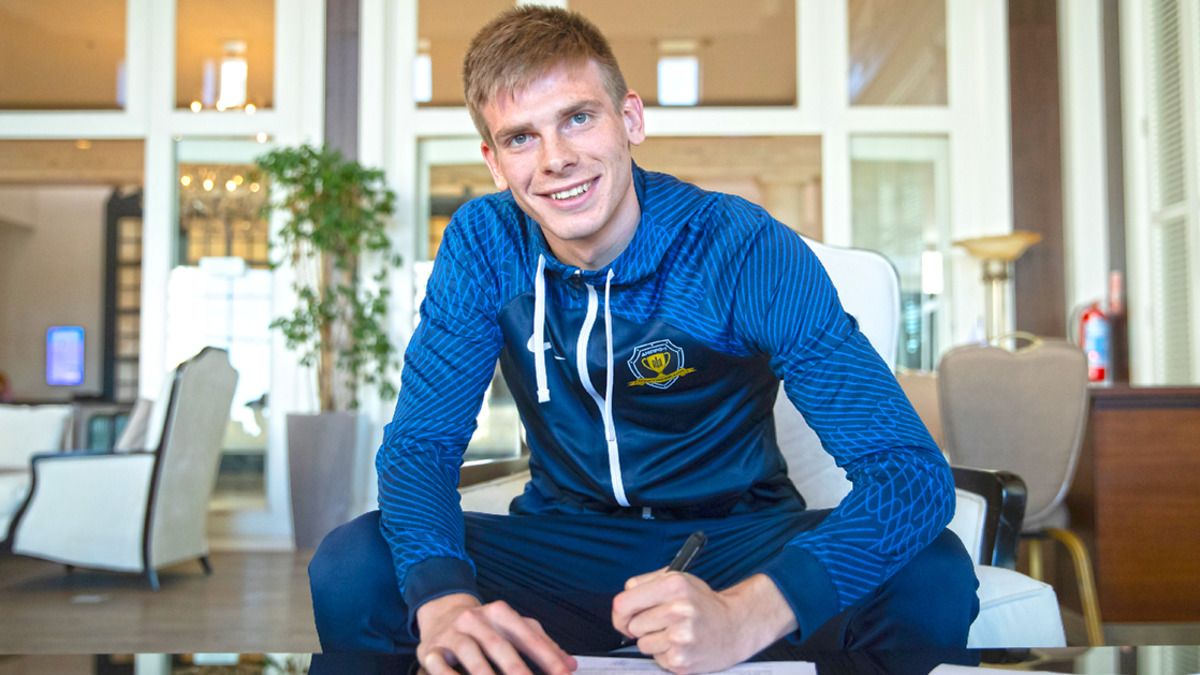 Олег Очеретько став гравцев Дніпра-1 - на яких умовах підписали хавбека