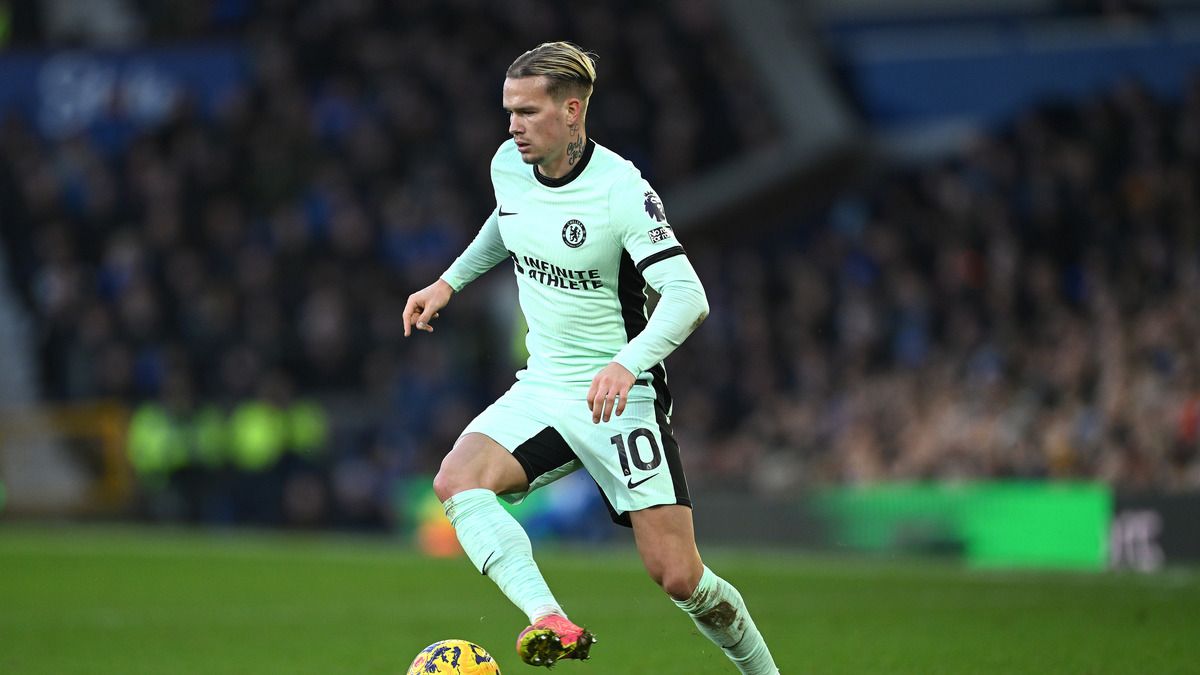 Мудрик может продолжить карьеру в Барселоне - Челси придумал вариант с обменом Мудрик может продолжить карьеру в Барселоне - Челси придумал вариант с обменом