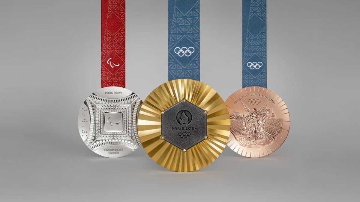 Олімпіада-2024 - Оргкомітет змагань презентував унікальні медалі