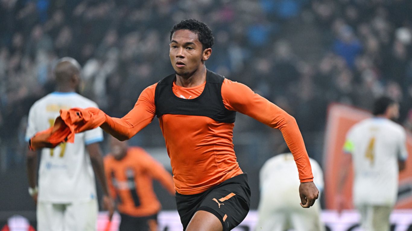 Эгиналду забил Марселю Эгиналду забил Марселю