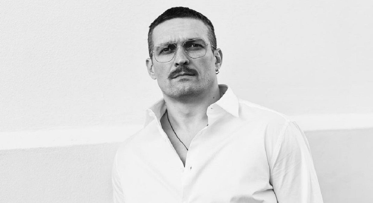 Александр Усик рассказал, сколько заработал за первую зарплату в жизни Александр Усик рассказал, сколько заработал за первую зарплату в жизни