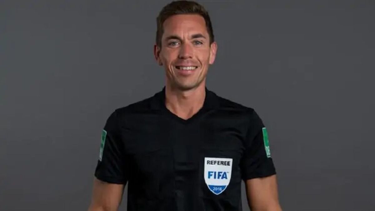 Тобіас Штілер Тобіас Штілер