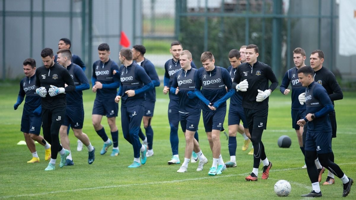 Днепр-1 лишился трансферного бана - почему УЕФА сняло ограничения Днепр-1 лишился трансферного бана - почему УЕФА сняло ограничения