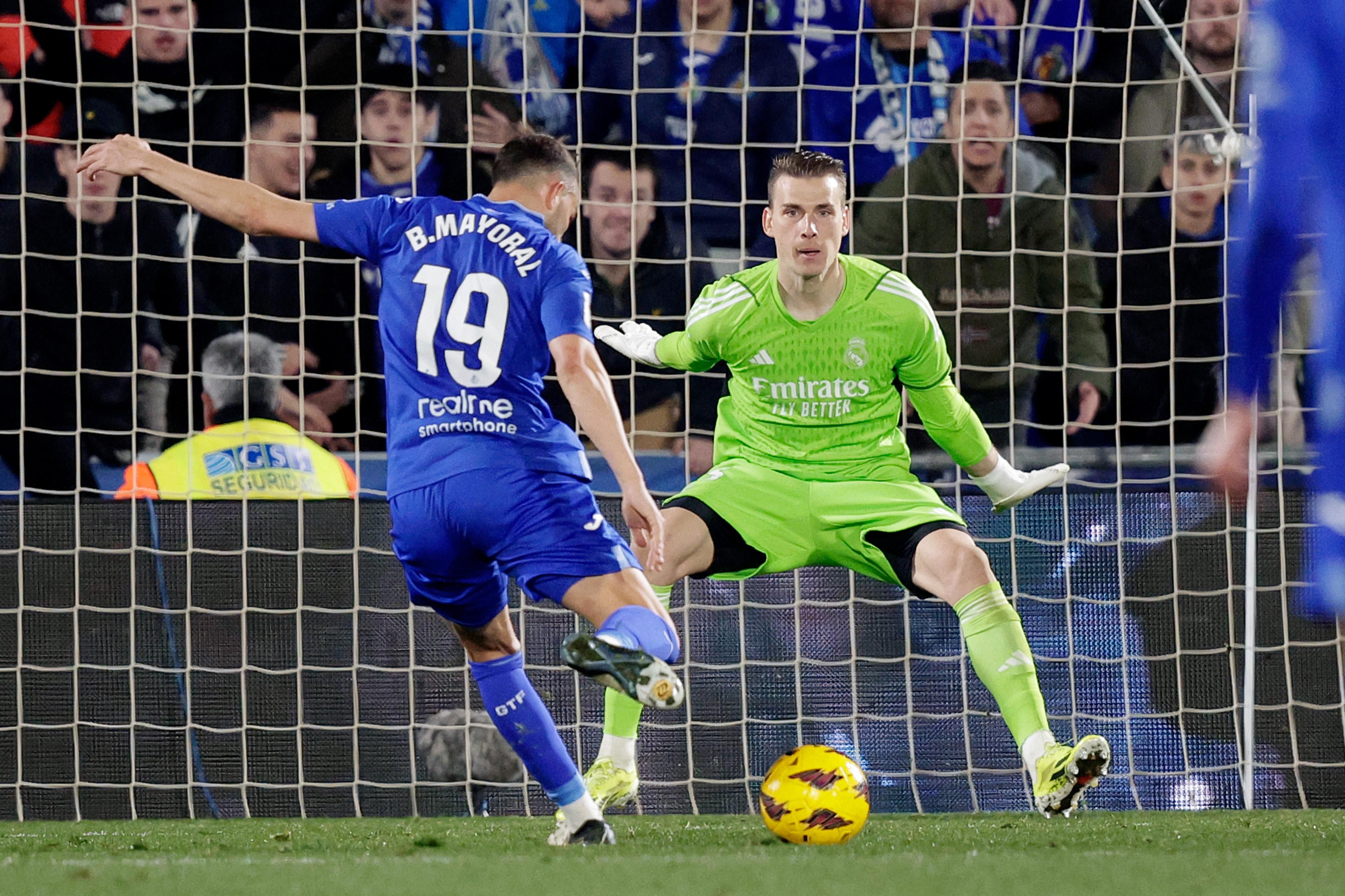 Лунін отримав щедру пропозицію від Ньюкасла - скільки українець зароблятиме за рік Лунін отримав щедру пропозицію від Ньюкасла - скільки українець зароблятиме за рік