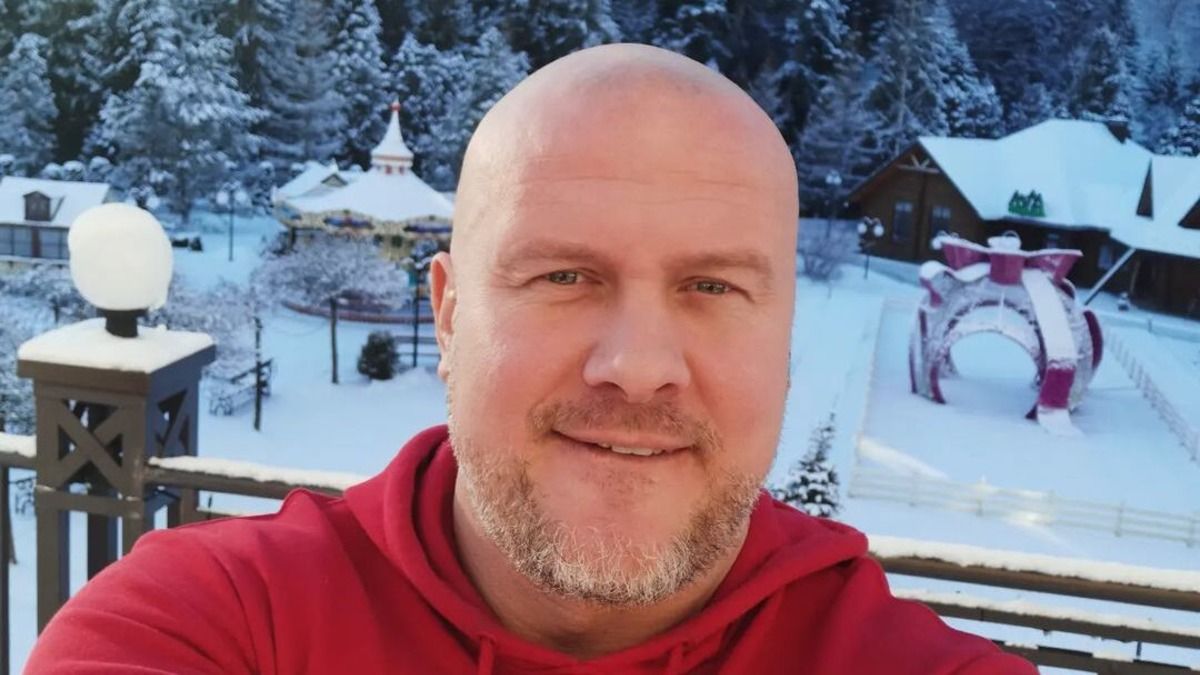 В'ячеслав Узелков сфотографував свою обраницю разом з домашнім улюбленцем В'ячеслав Узелков сфотографував свою обраницю разом з домашнім улюбленцем