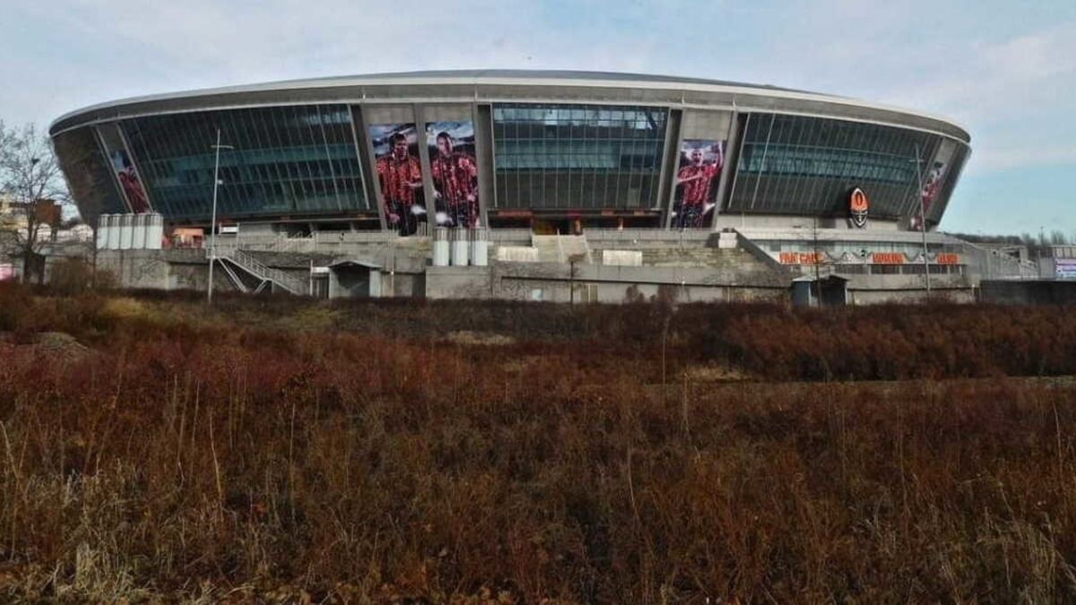 Донбасс Арена - видео заброшенного стадиона в оккупированном Донецке