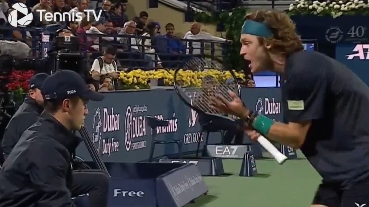 Российскому теннисисту вернули деньги за сорванный матч в Дубае Российскому теннисисту вернули деньги за сорванный матч в Дубае