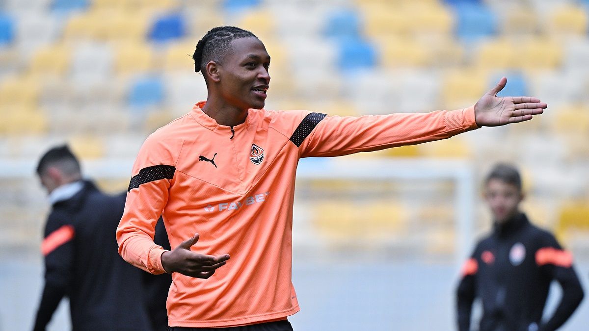 Танзаниец Новатус Мироши обещает за несколько месяцев заговорить на украинском языке Танзаниец Новатус Мироши обещает за несколько месяцев заговорить на украинском языке