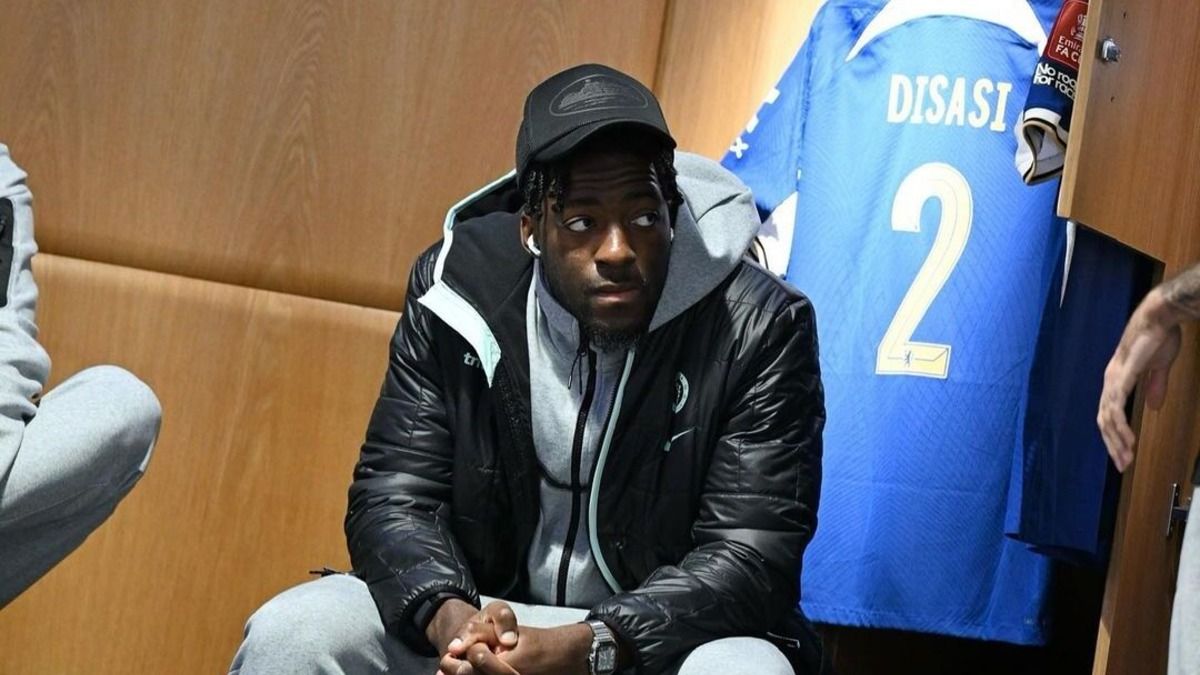 Челсі - Лестер - відео курйозного автоголу Дісасі Челсі - Лестер - відео курйозного автоголу Дісасі