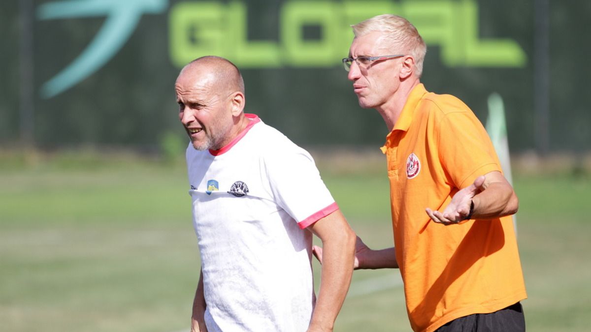 Николай Лиховидов стал самым возрастным футболистом Украины и мира Николай Лиховидов стал самым возрастным футболистом Украины и мира