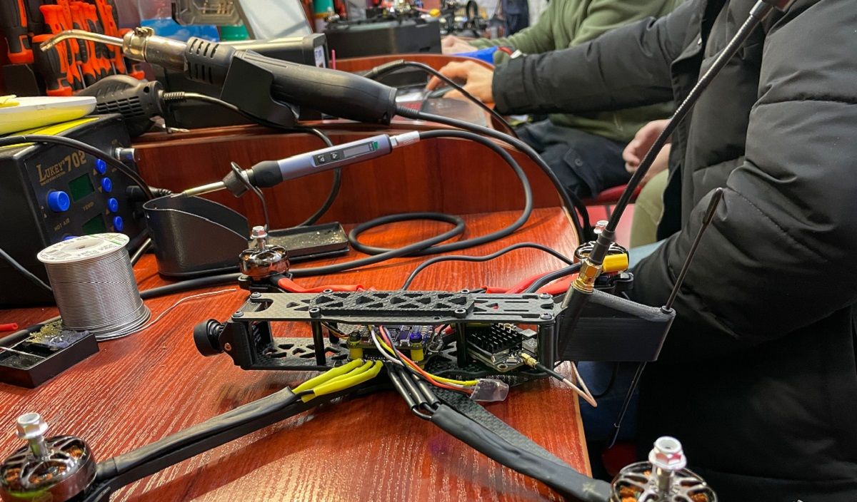 В Дронарне при поддержке FAVBET Tech запустили новый курс для инженеров БпЛА В Дронарне при поддержке FAVBET Tech запустили новый курс для инженеров БпЛА