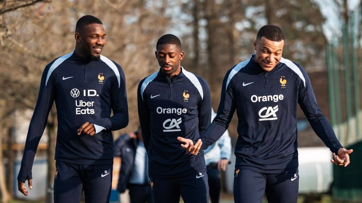 Скандал у збірній Франції - гравці влаштували вечірку з алкоголем Скандал у збірній Франції - гравці влаштували вечірку з алкоголем