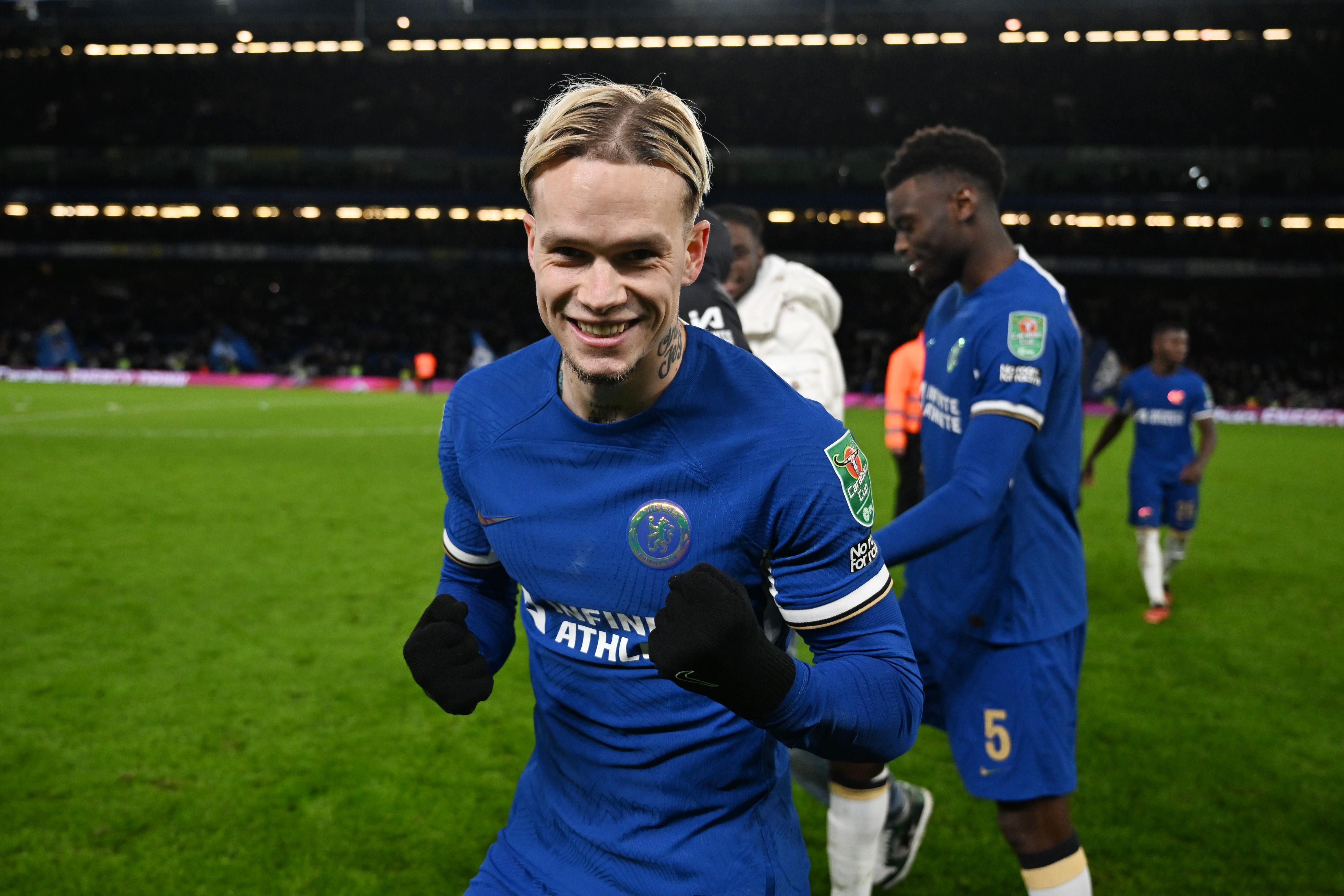 Челсі похизувалось дриблінгом Мудрика у матчі проти Бернлі Челсі похизувалось дриблінгом Мудрика у матчі проти Бернлі