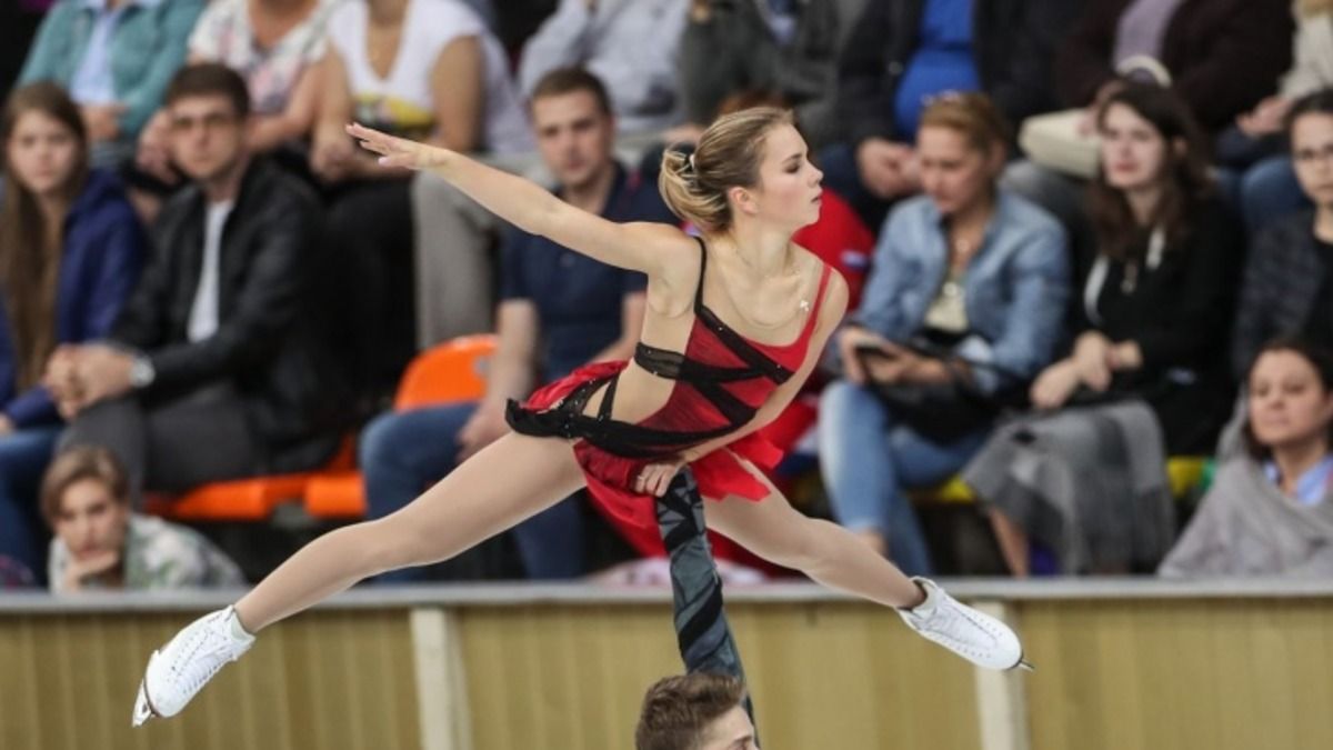 Фігуристка Аліса Єфімова розповіла, чи шкодує про втечу з Росії Фігуристка Аліса Єфімова розповіла, чи шкодує про втечу з Росії