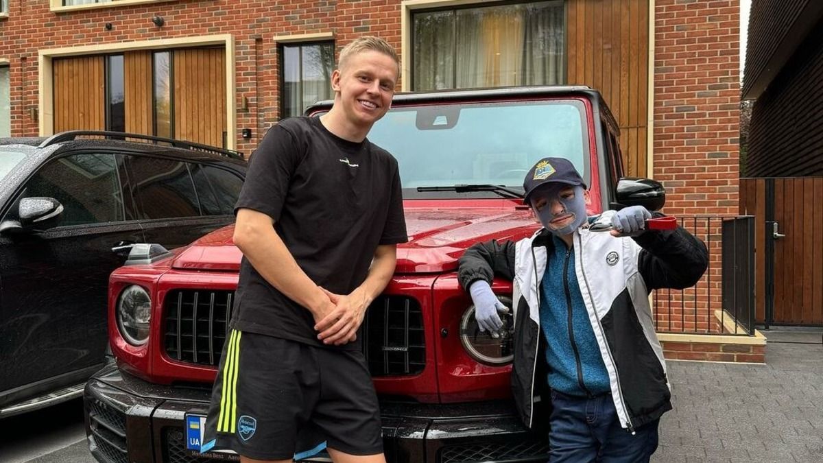 Зинченко подарил пострадавшему мальчику из Винницы футболку - видео Зинченко подарил пострадавшему мальчику из Винницы футболку - видео